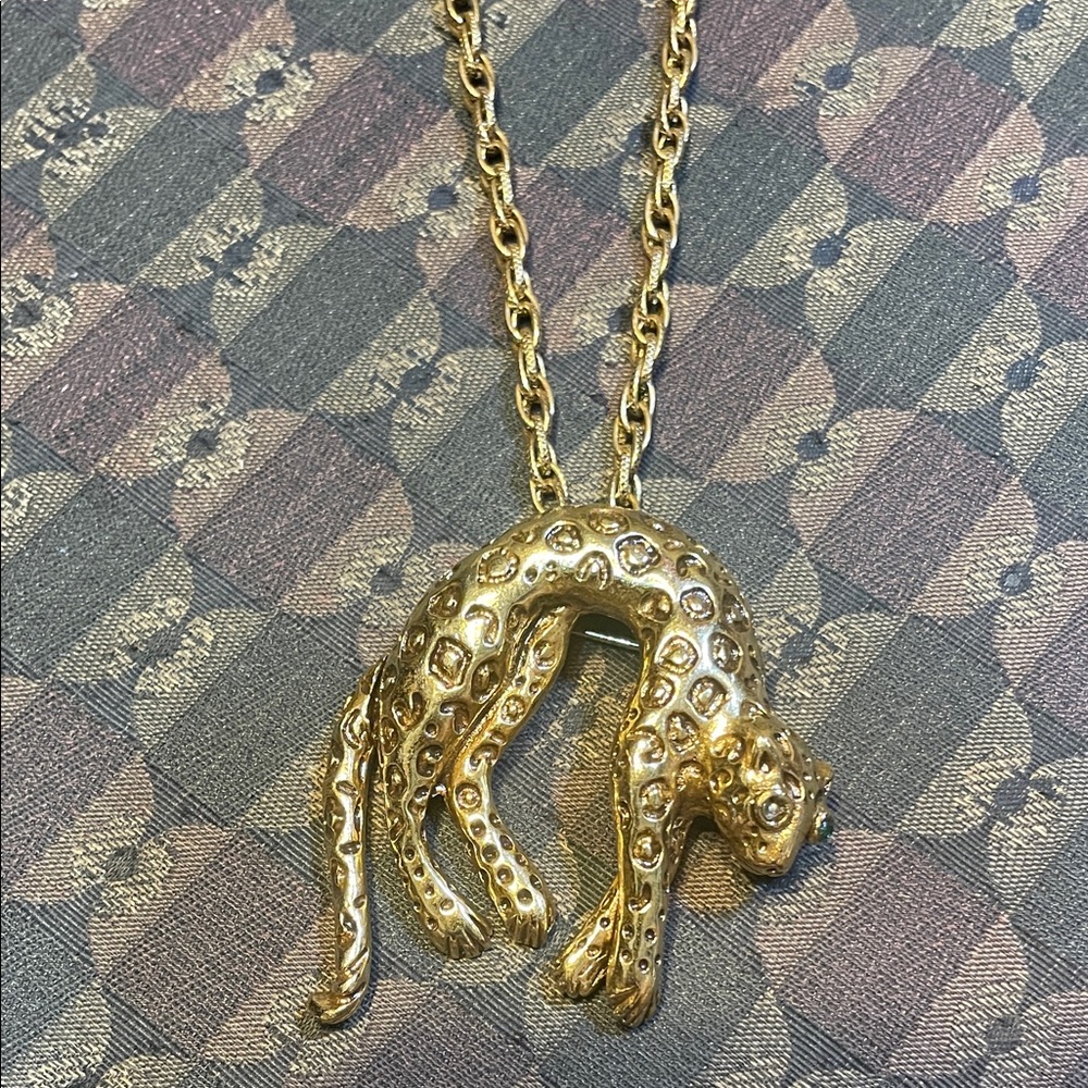 Elegant Gold Leopard Necklace/pin jaguar